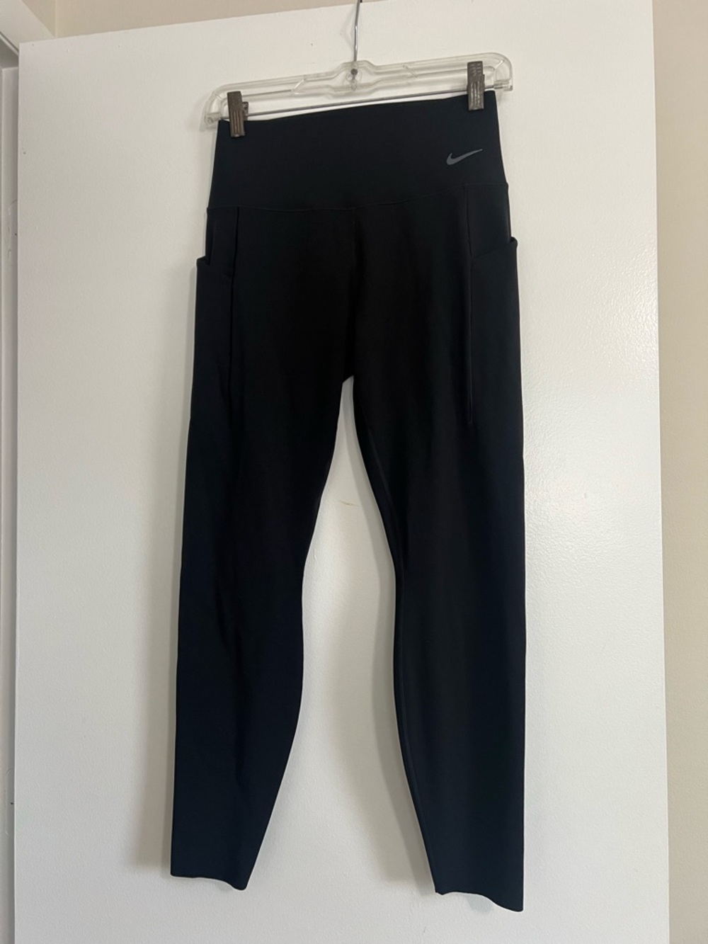 Nike Women’s Mid-Rise 7/8 Leggings with Pockets